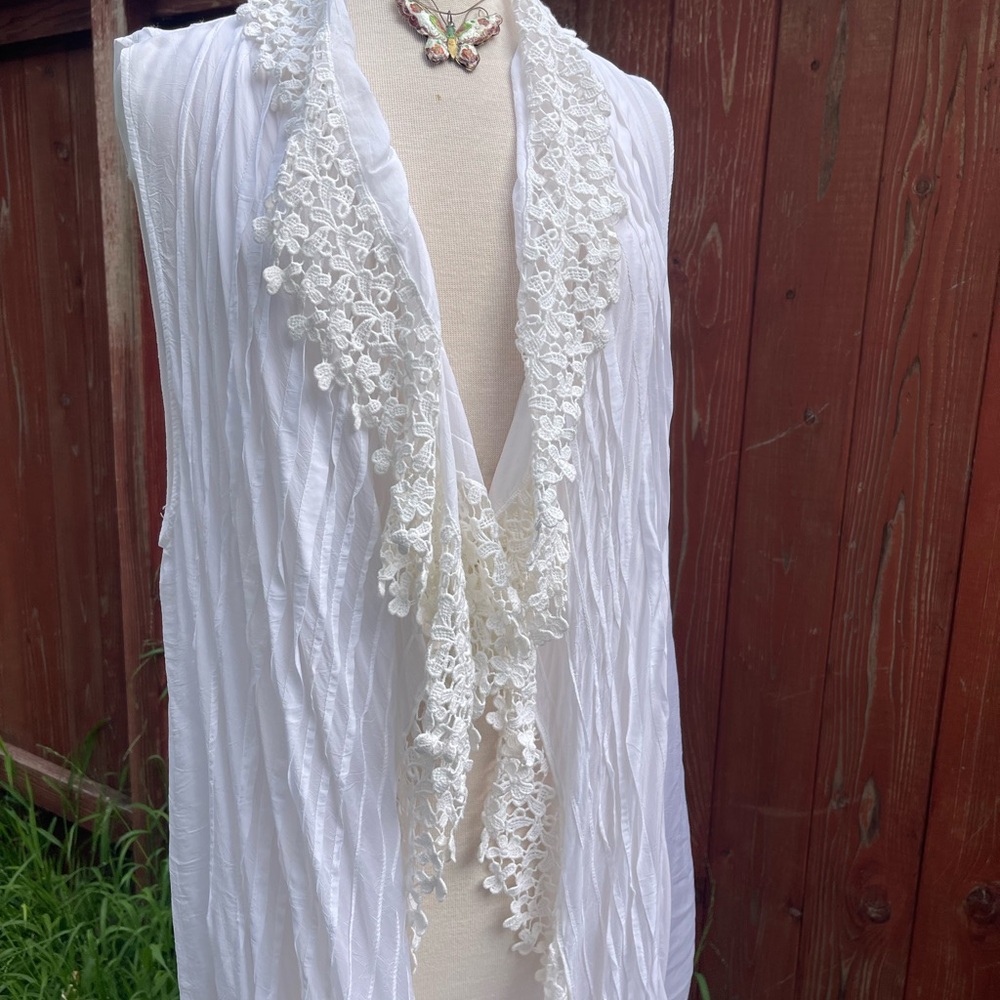 Vintage Johnny Was White Sleeveless tunic vest top with Lace Trim - Picture 2 of 16